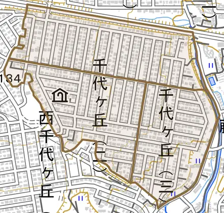 千代ヶ丘とその周辺の地図。町の範囲を重ねている