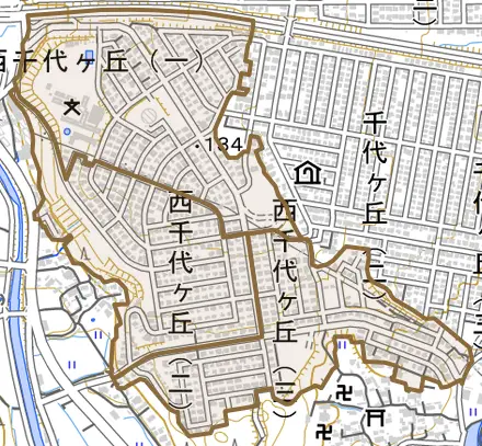 西千代ヶ丘とその周辺の地図。町の範囲を重ねている