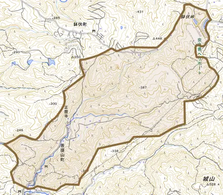 菩提山町とその周辺の地図。町の範囲を重ねている