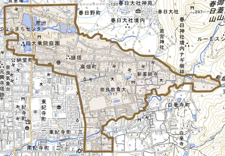 高畑町とその周辺の地図。町の範囲を重ねている