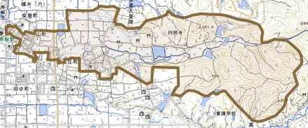 山町とその周辺の地図。町の範囲を重ねている