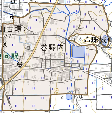 大字巻野内とその周辺の地図。町の範囲を重ねている