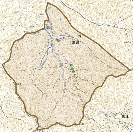 大字鹿路とその周辺の地図。町の範囲を重ねている