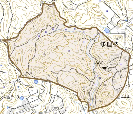大字修理枝とその周辺の地図。町の範囲を重ねている
