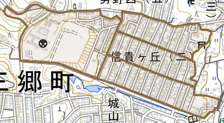 信貴ケ丘とその周辺の地図。町の範囲を重ねている