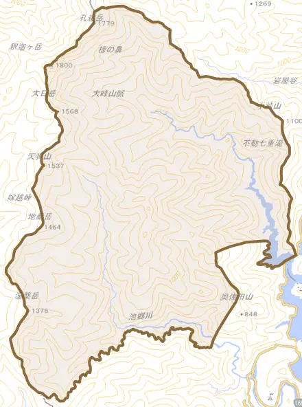 大字前鬼とその周辺の地図。町の範囲を重ねている
