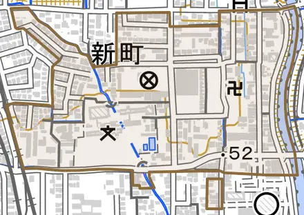 大字新町とその周辺の地図。町の範囲を重ねている