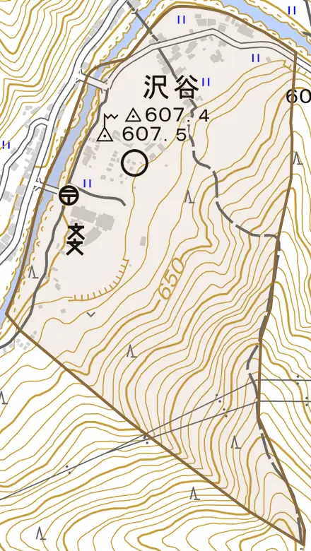 大字沢谷とその周辺の地図。町の範囲を重ねている