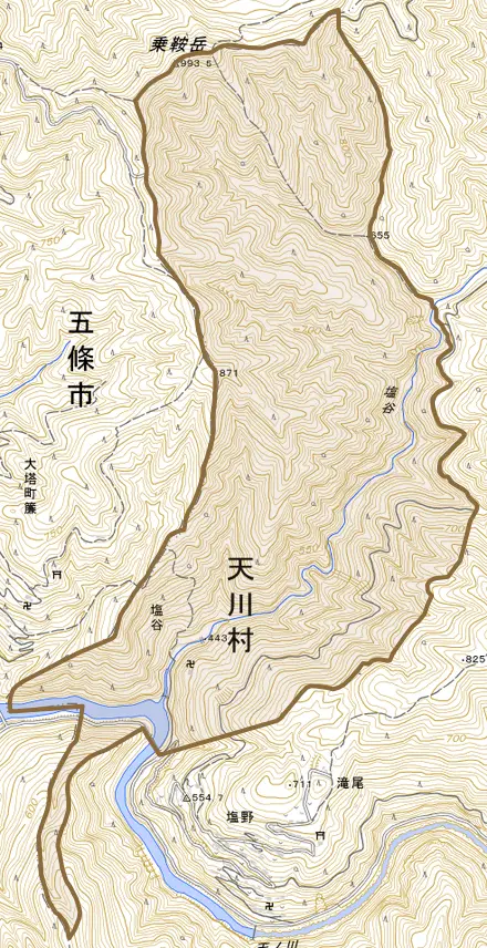 大字塩谷とその周辺の地図。町の範囲を重ねている