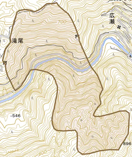 大字滝尾とその周辺の地図。町の範囲を重ねている