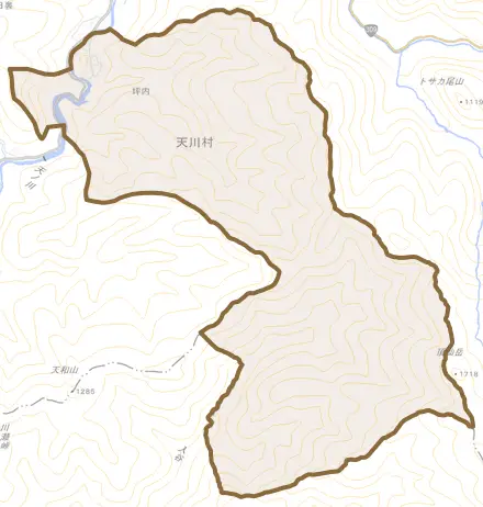 大字坪内とその周辺の地図。町の範囲を重ねている