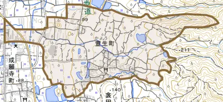 萱生町とその周辺の地図。町の範囲を重ねている