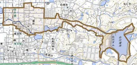 楢町とその周辺の地図。町の範囲を重ねている