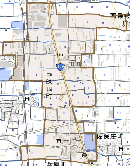 三昧田町とその周辺の地図。町の範囲を重ねている