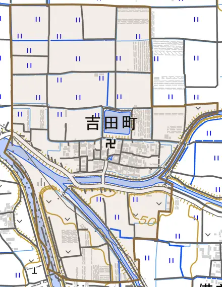 吉田町とその周辺の地図。町の範囲を重ねている