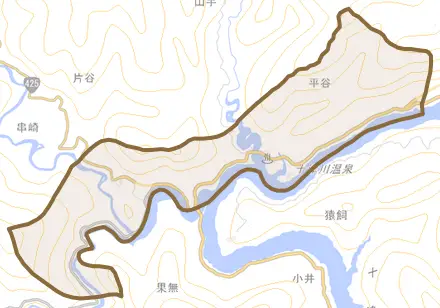 大字平谷とその周辺の地図。町の範囲を重ねている