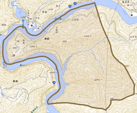 大字猿飼とその周辺の地図。町の範囲を重ねている