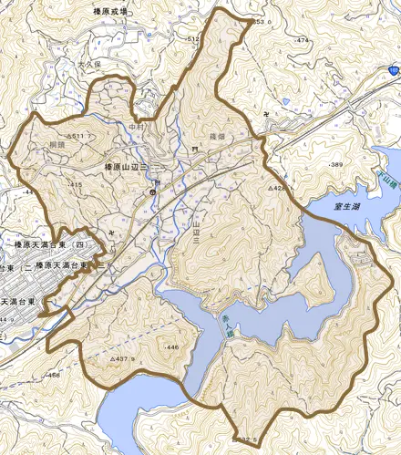 榛原山辺三とその周辺の地図。町の範囲を重ねている