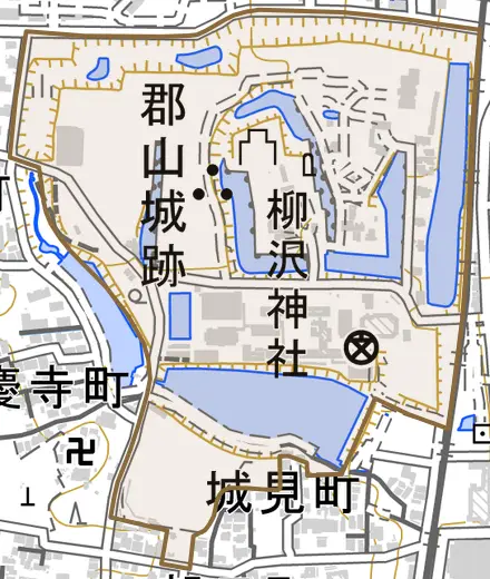城内町とその周辺の地図。町の範囲を重ねている