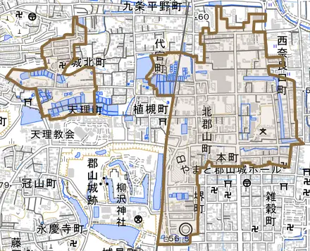 北郡山町とその周辺の地図。町の範囲を重ねている
