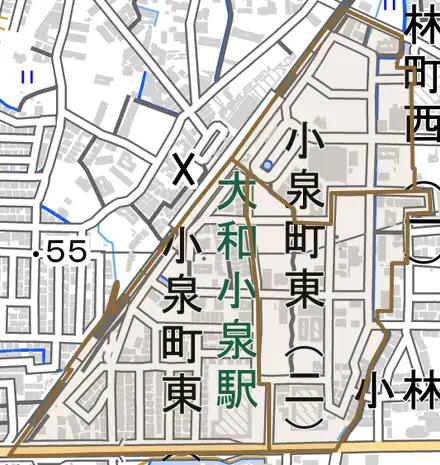 小泉町東とその周辺の地図。町の範囲を重ねている