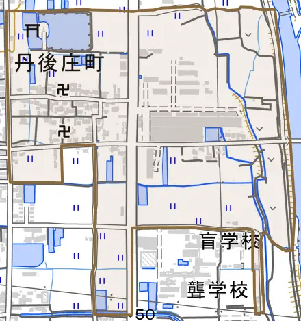 丹後庄町とその周辺の地図。町の範囲を重ねている