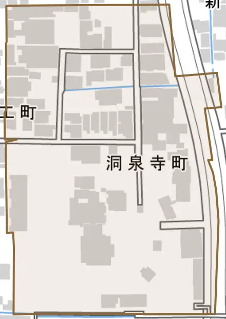 洞泉寺町とその周辺の地図。町の範囲を重ねている