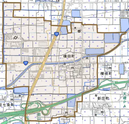 横田町とその周辺の地図。町の範囲を重ねている