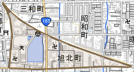旭北町とその周辺の地図。町の範囲を重ねている