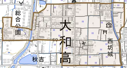 大字西坊城とその周辺の地図。町の範囲を重ねている