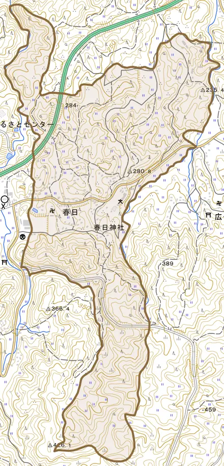 大字春日とその周辺の地図。町の範囲を重ねている