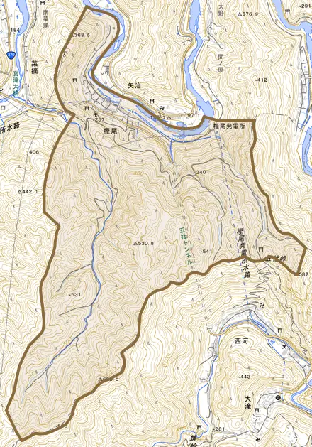 大字樫尾とその周辺の地図。町の範囲を重ねている