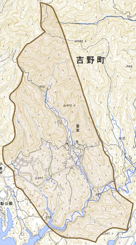 大字香束とその周辺の地図。町の範囲を重ねている