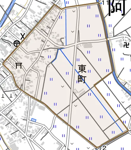 東町とその周辺の地図。町の範囲を重ねている