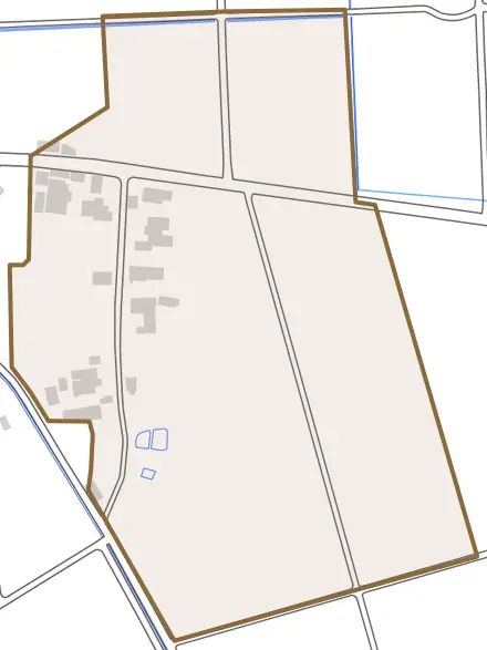 泉とその周辺の地図。町の範囲を重ねている