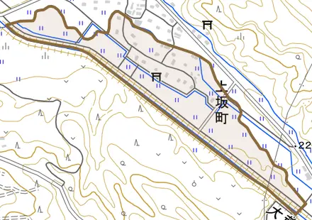 上坂町とその周辺の地図。町の範囲を重ねている