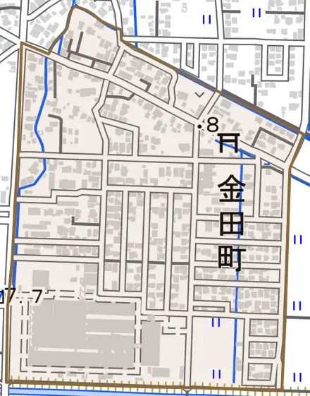 金田町とその周辺の地図。町の範囲を重ねている