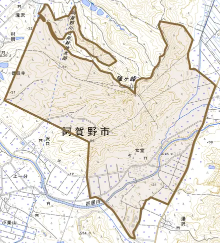 女堂とその周辺の地図。町の範囲を重ねている