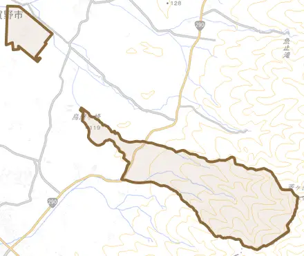 里とその周辺の地図。町の範囲を重ねている