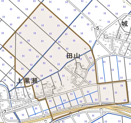 田山とその周辺の地図。町の範囲を重ねている