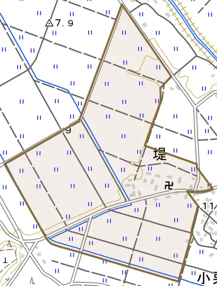 堤とその周辺の地図。町の範囲を重ねている