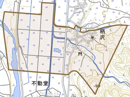 柄沢とその周辺の地図。町の範囲を重ねている