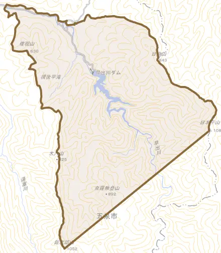 小面谷とその周辺の地図。町の範囲を重ねている