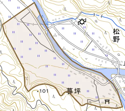 暮坪とその周辺の地図。町の範囲を重ねている