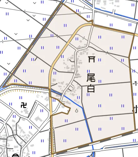 尾白とその周辺の地図。町の範囲を重ねている