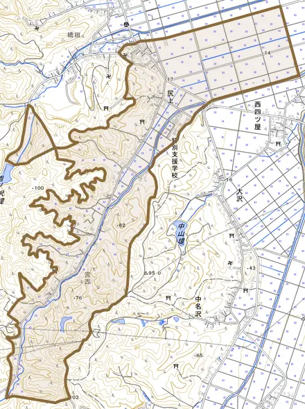 尻上とその周辺の地図。町の範囲を重ねている
