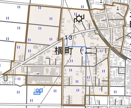横町とその周辺の地図。町の範囲を重ねている