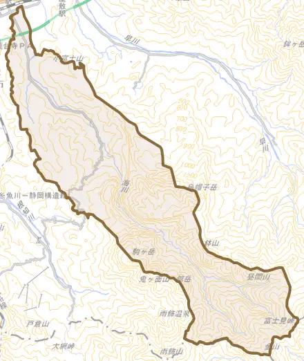 大字平牛とその周辺の地図。町の範囲を重ねている
