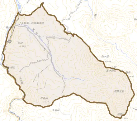 大字根小屋とその周辺の地図。町の範囲を重ねている