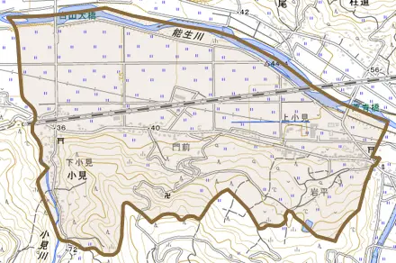 大字小見とその周辺の地図。町の範囲を重ねている